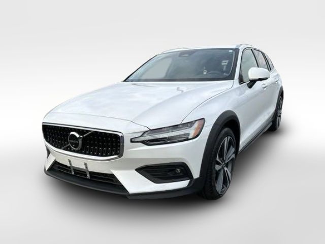 2023 Volvo V60 Cross Country Plus