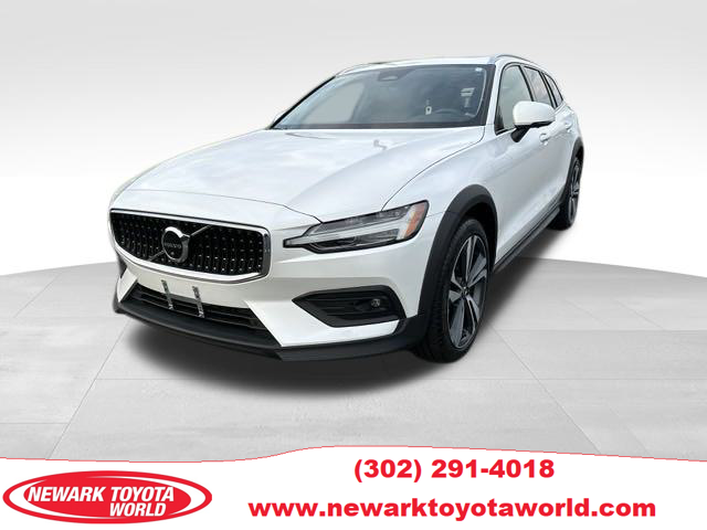 2023 Volvo V60 Cross Country Plus