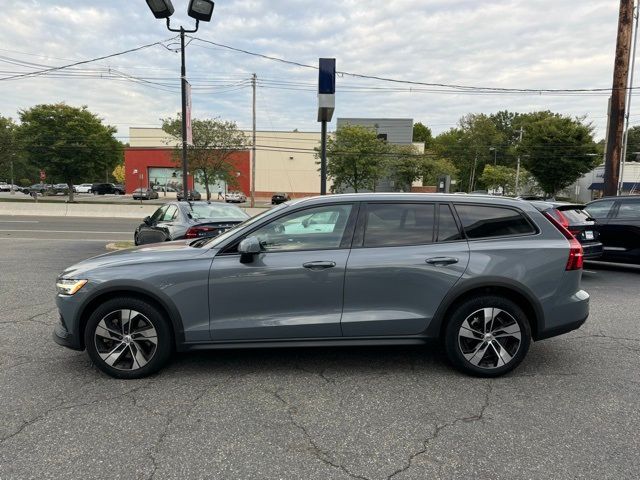 2023 Volvo V60 Cross Country Plus