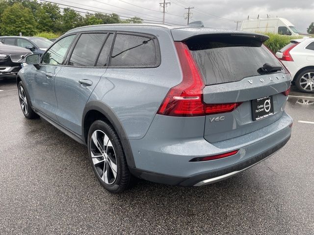 2023 Volvo V60 Cross Country Plus