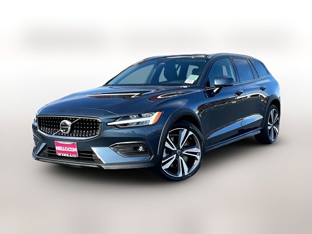 2023 Volvo V60 Cross Country Plus