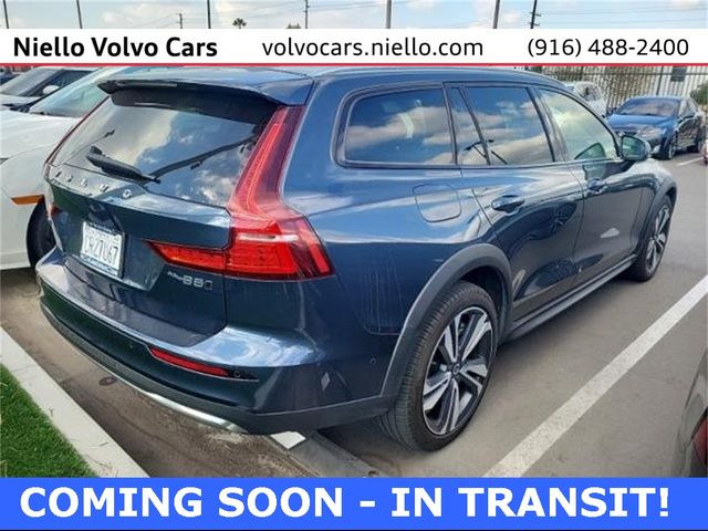 2023 Volvo V60 Cross Country Plus