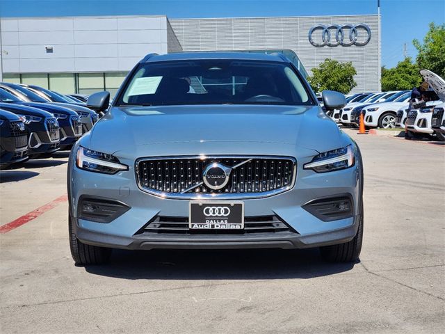 2023 Volvo V60 Cross Country Plus