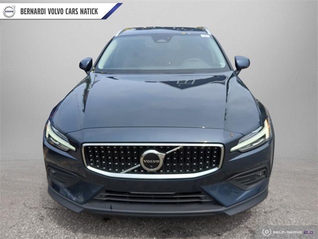 2023 Volvo V60 Cross Country Plus