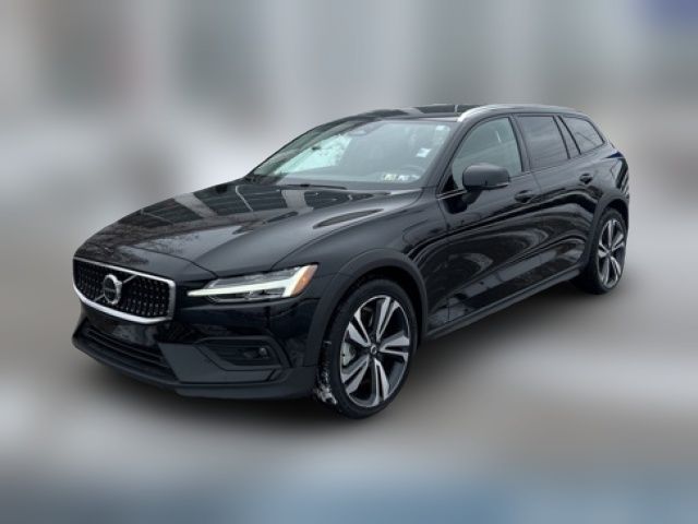 2023 Volvo V60 Cross Country Plus