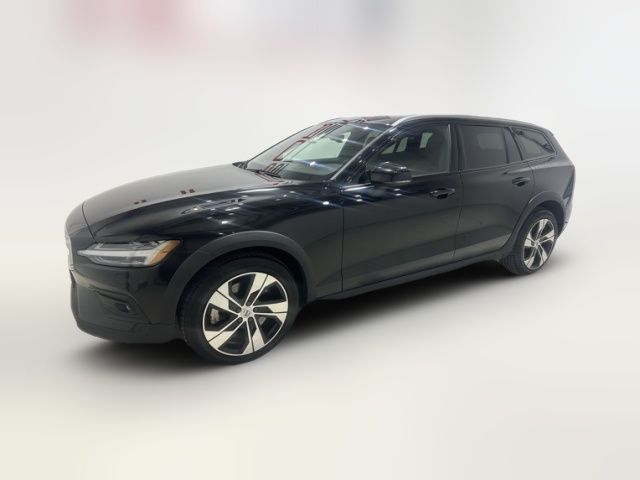 2023 Volvo V60 Cross Country Plus