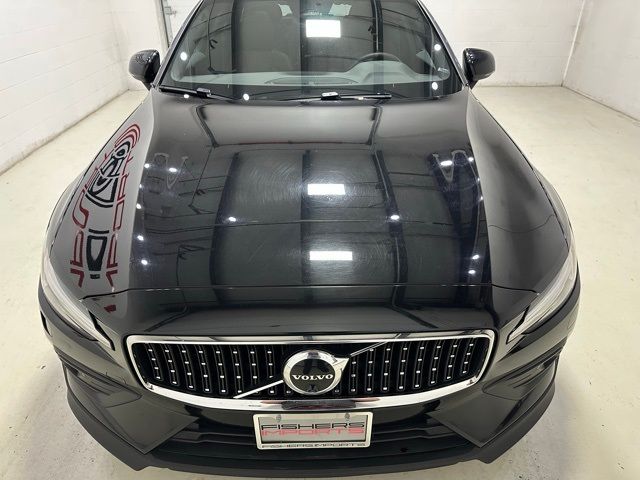 2023 Volvo V60 Cross Country Plus