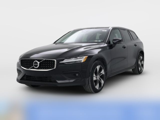 2023 Volvo V60 Cross Country Plus