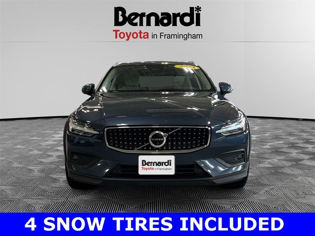 2023 Volvo V60 Cross Country Plus