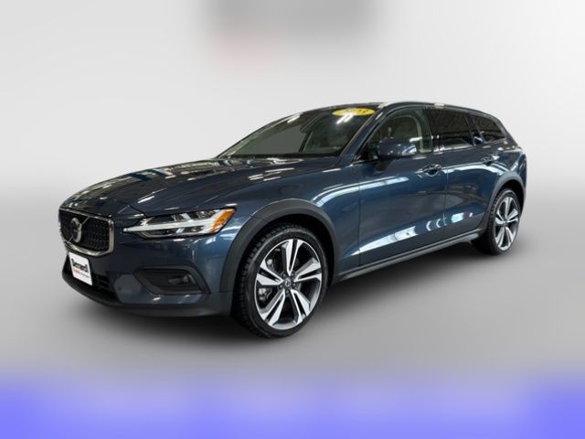 2023 Volvo V60 Cross Country Plus