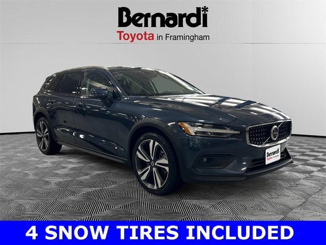 2023 Volvo V60 Cross Country Plus