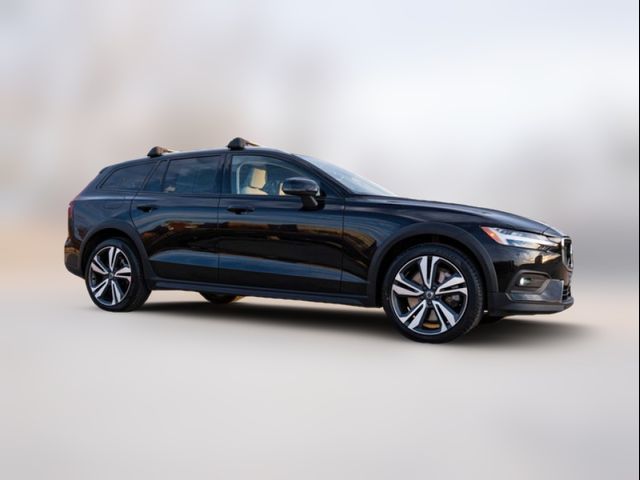 2023 Volvo V60 Cross Country Plus