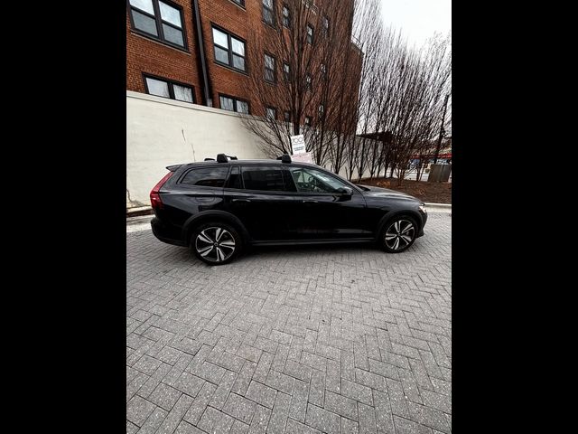 2023 Volvo V60 Cross Country Plus