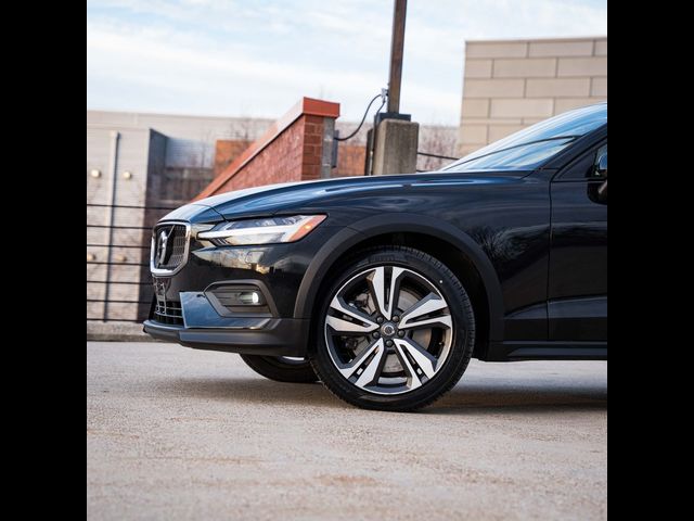 2023 Volvo V60 Cross Country Plus