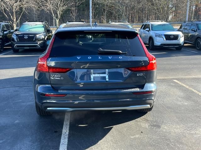 2023 Volvo V60 Cross Country Plus
