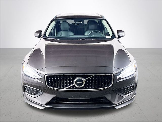 2023 Volvo V60 Cross Country Plus