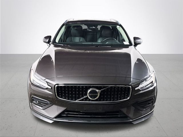 2023 Volvo V60 Cross Country Plus