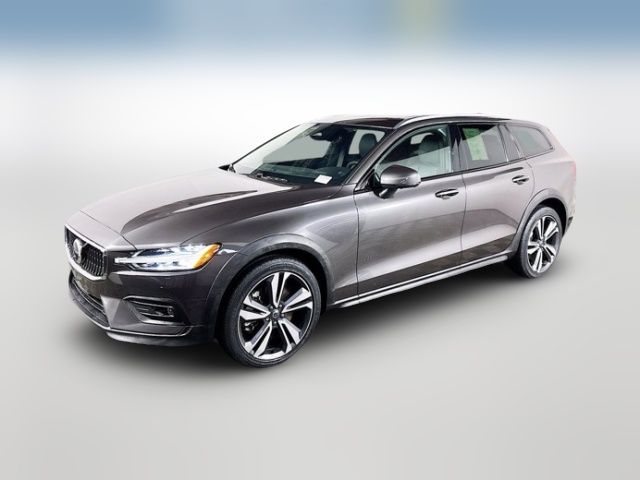 2023 Volvo V60 Cross Country Plus