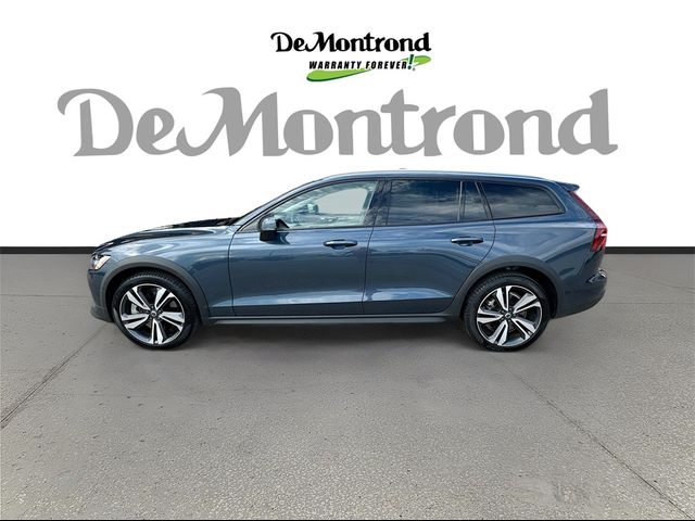 2023 Volvo V60 Cross Country Plus