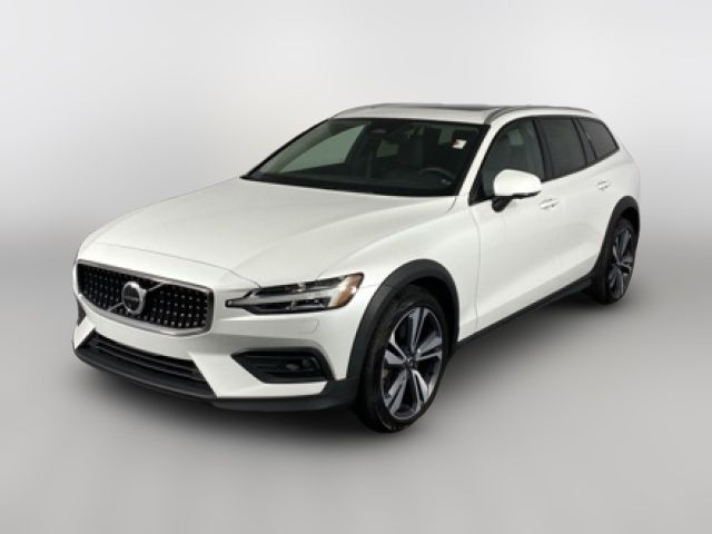 2023 Volvo V60 Cross Country Plus