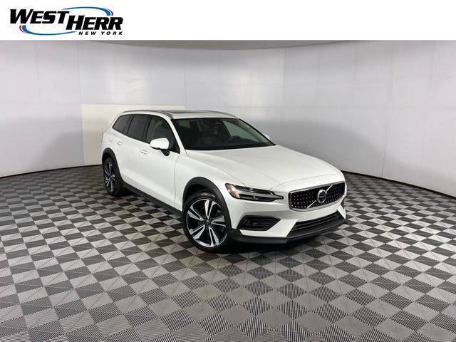 2023 Volvo V60 Cross Country Plus
