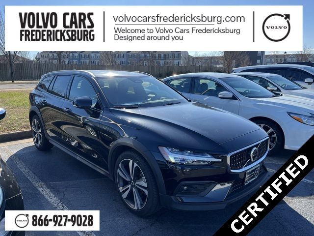 2023 Volvo V60 Cross Country Plus