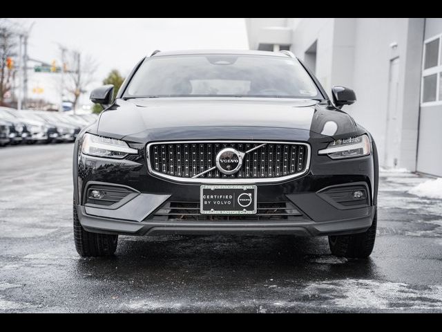 2023 Volvo V60 Cross Country Plus