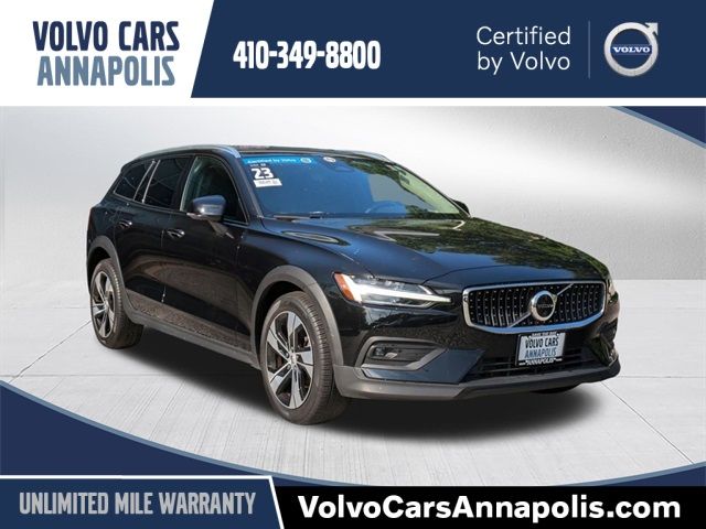 2023 Volvo V60 Cross Country Plus