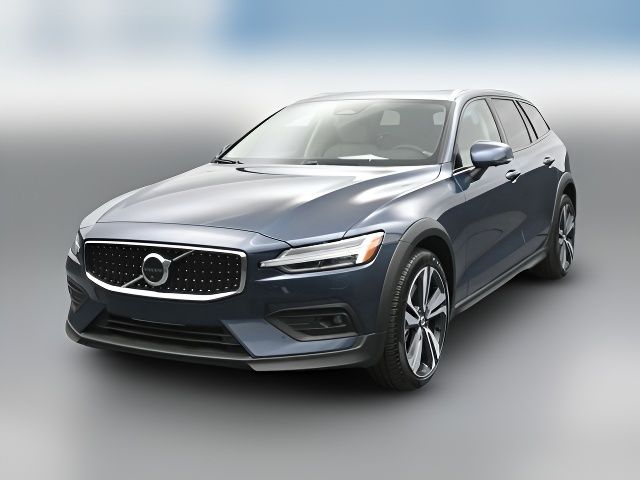 2023 Volvo V60 Cross Country Plus