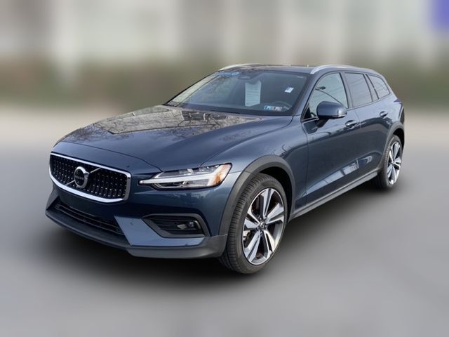 2023 Volvo V60 Cross Country Plus