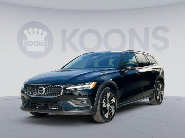 2023 Volvo V60 Cross Country Plus