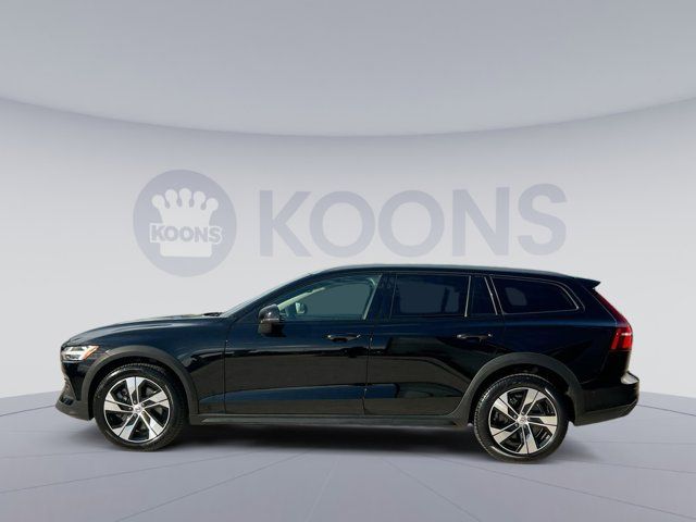 2023 Volvo V60 Cross Country Plus