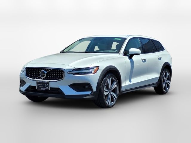 2023 Volvo V60 Cross Country Plus