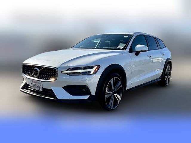 2023 Volvo V60 Cross Country Plus