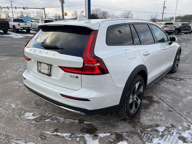 2023 Volvo V60 Cross Country Plus