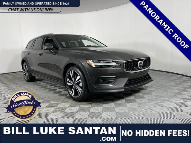 2023 Volvo V60 Cross Country Plus