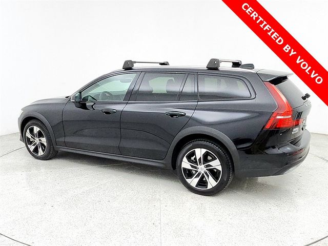 2023 Volvo V60 Cross Country Plus