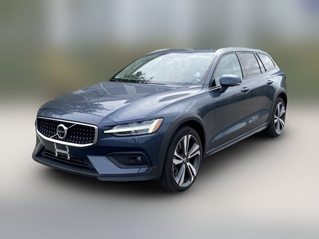 2023 Volvo V60 Cross Country Plus