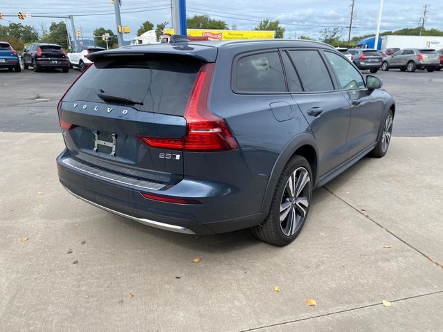 2023 Volvo V60 Cross Country Plus