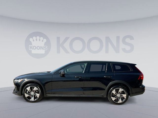 2023 Volvo V60 Cross Country Plus