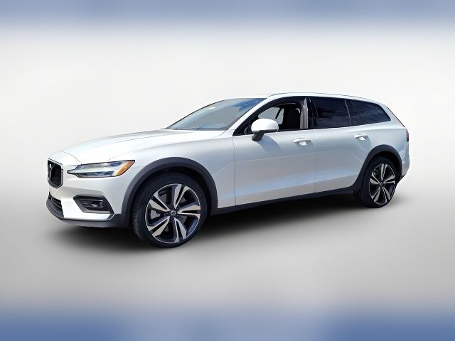 2023 Volvo V60 Cross Country Plus