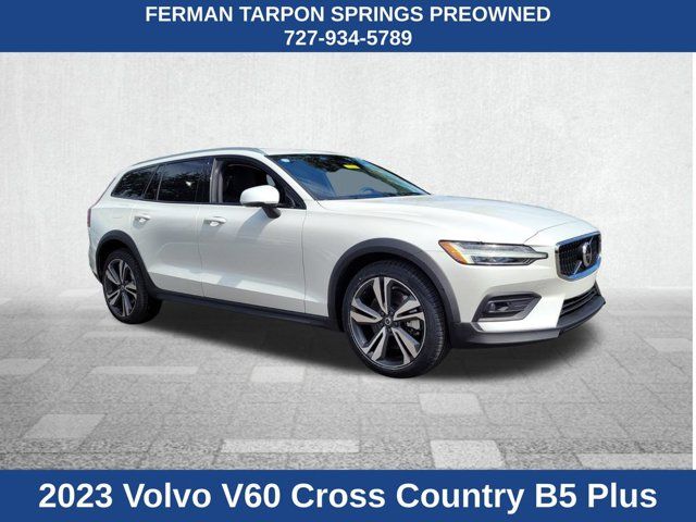 2023 Volvo V60 Cross Country Plus