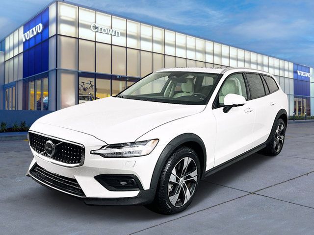 2023 Volvo V60 Cross Country Plus