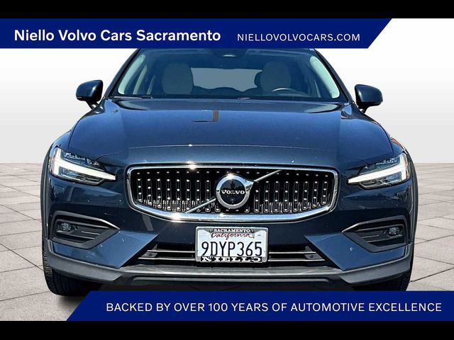 2023 Volvo V60 Cross Country Plus