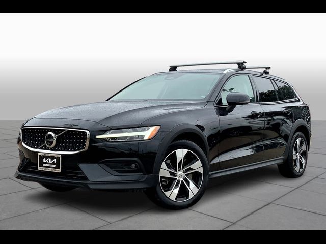 2023 Volvo V60 Cross Country Plus