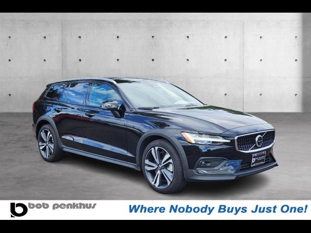 2023 Volvo V60 Cross Country Plus