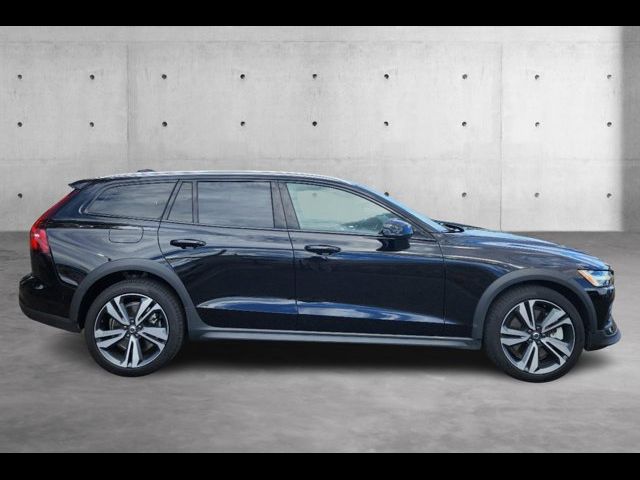 2023 Volvo V60 Cross Country Plus