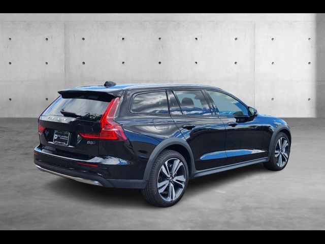 2023 Volvo V60 Cross Country Plus