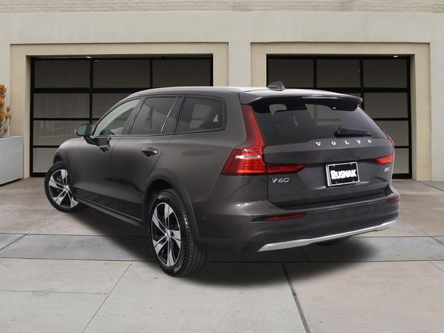 2023 Volvo V60 Cross Country Plus