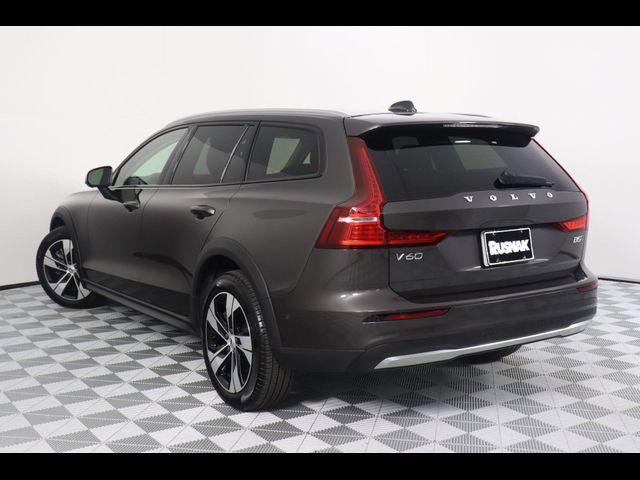 2023 Volvo V60 Cross Country Plus